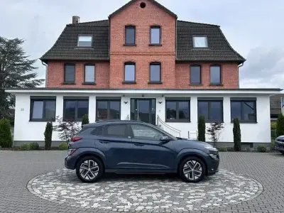 Gebraucht Hyundai Kona Trend 100 kW (136 PS) 2021 Blau SUV