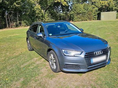 Second-hand Audi A4 Comfort 170 CP (125 kW) 2018 Gri Break