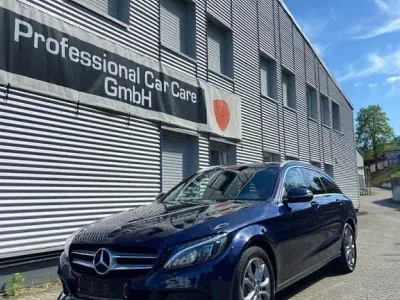 Gebraucht Mercedes C220 136 PS (100 kW) 2017 Blau Limousine