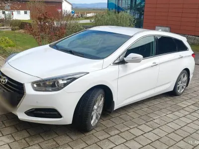 Gebraucht Hyundai i40 141 PS (103 kW) 2015 Weiß Kombi