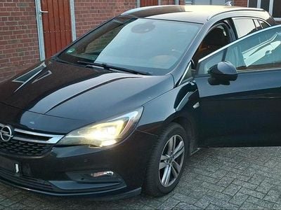 Schwarz Gebraucht 2017 Opel Astra Kombi | 6.500 € (Fairer Preis)