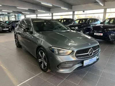 Gebraucht Mercedes C220 Avantgarde 197 PS (144 kW) 2023 Selenitgrau Kombi