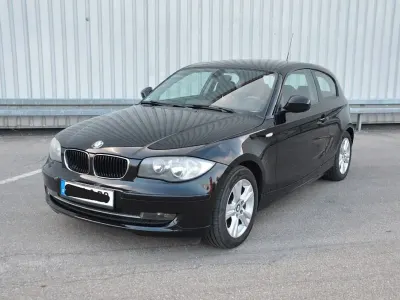 Gebraucht BMW 118 Sport Line 143 PS (105 kW) 2012 Schwarz Kleinwagen