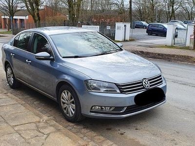 Gebraucht VW Passat 140 PS (102 kW) 2012 Blau Limousine