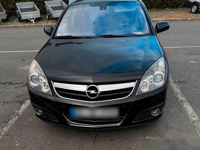 Begagnad Opel Signum 184 HK (135 kW) 2007 Svart Halvkombi