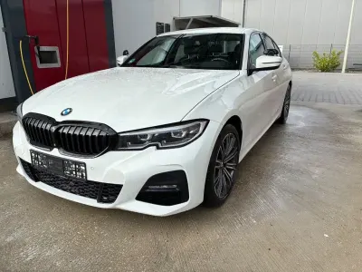 Gebraucht BMW 318 M Sport 150 PS (110 kW) 2019 Weiß Limousine
