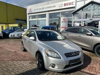 Grau Gebraucht 2010 Kia Ceed LX Kleinwagen | 1.999 € (Etwas zu teuer)