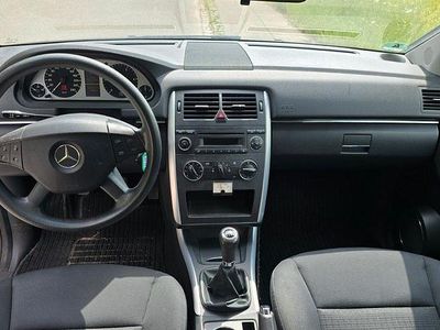 Mercedes B180