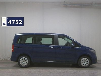 Mercedes V220