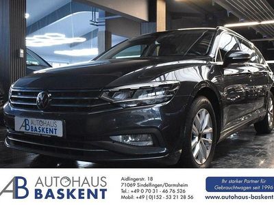 Gebraucht VW Passat 122 PS (89 kW) 2022 Grau Kombi
