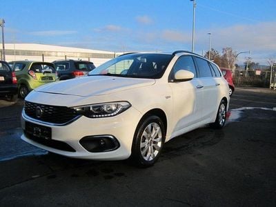 Weiß Gebraucht 2019 Fiat Tipo Lounge Limousine | 8.400 € (Fairer Preis)