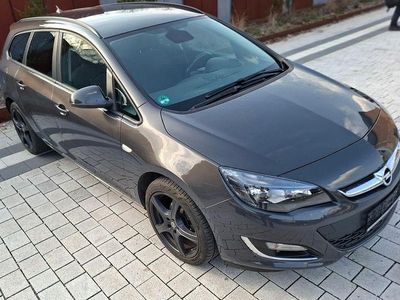 Gebraucht Opel Astra 120 PS (88 kW) 2014 Grau Kombi