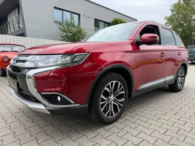 Gebraucht Mitsubishi Outlander Plus 150 PS (110 kW) 2018 Rot SUV