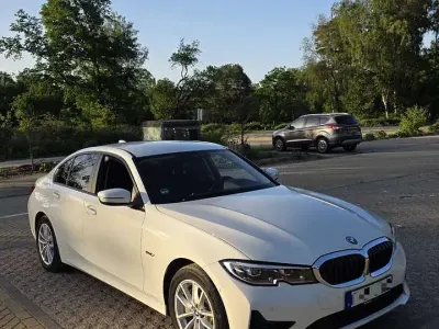 Gebraucht BMW 330e 292 PS (214 kW) 2021 Limousine