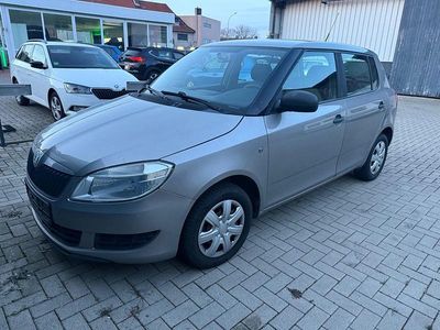 Gebraucht Skoda Fabia 60 PS (44 kW) 2010 Beige Limousine