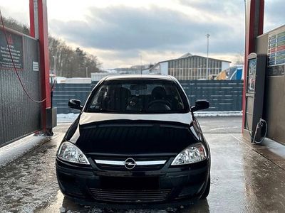 Używany Opel Corsa 69 KM (50 kW) 2004 Czarny Hatchback