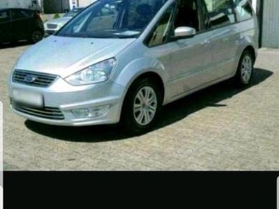 Gebraucht Ford Galaxy 140 PS (102 kW) 2013 Silber Van / Kleinbus