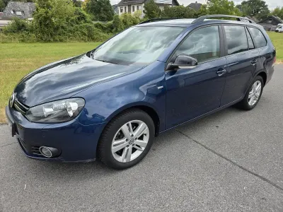 Gebraucht VW Golf VI Match 105 PS (77 kW) 2012 Blau Kombi