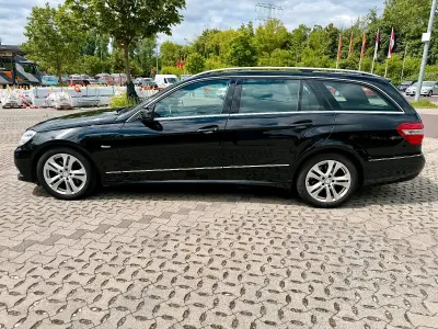 Gebraucht Mercedes E250 204 PS (150 kW) 2010 Schwarz Kombi
