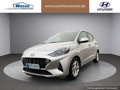 Gebraucht Hyundai i10 Trend 67 PS (49 kW) 2020 Farbe: silber Kleinwagen