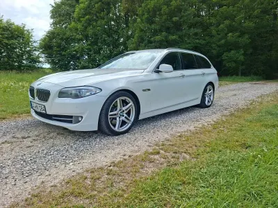 Gebraucht BMW 530 Sport Line 258 PS (189 kW) 2012 Weiß Kombi