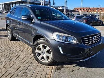 Grau Gebraucht 2016 Volvo XC60 Momentum SUV | 14.999 € (Guter Preis)