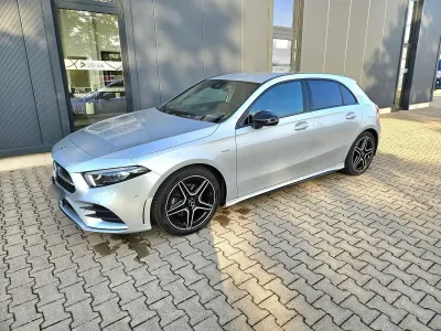 Gebraucht Mercedes A200 AMG 163 PS (119 kW) 2022 Iridiumsilber  metalliclack Kleinwagen