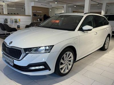 Weiß Gebraucht 2021 Skoda Octavia Ambition Kombi | 23.990 € (Etwas zu teuer)