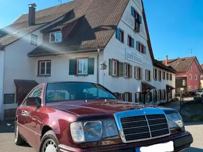 Second-hand Mercedes E300 Sportline 179 CP (131 kW) 1990 Roșu