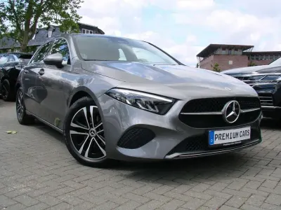 Gebraucht Mercedes A200 Progressive 150 PS (110 kW) 2025 Mountaingrau (metallic) Limousine