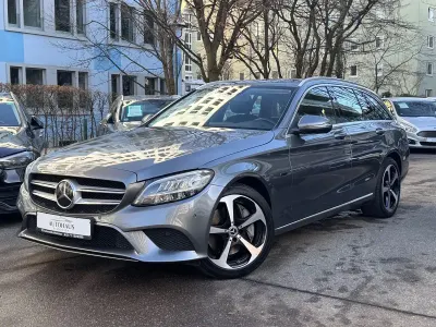 Używany Mercedes C300e 306 KM (225 kW) 2021 Szary Kombi