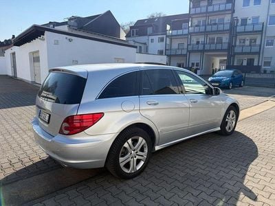Second-hand Mercedes R320 224 CP (164 kW) 2006 Argintiu Monovolum