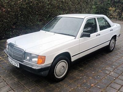 Usata Mercedes 190 118 CV (86 kW) 1986 Bianco Berlina
