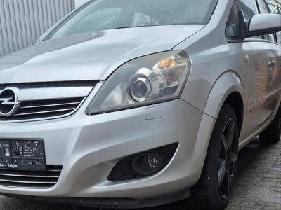 Gebraucht Opel Zafira 140 PS (102 kW) 2008 Silber Van / Kleinbus