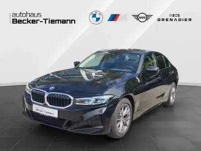 Gebraucht BMW 320 Sport Line 190 PS (139 kW) 2023 Saphirschwarz Limousine