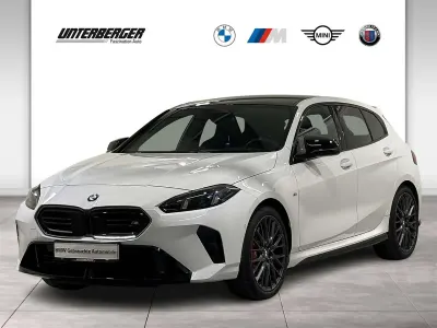 Gebraucht BMW M135 Performance 317 PS (233 kW) 2025 Alpinweiß uni Kleinwagen