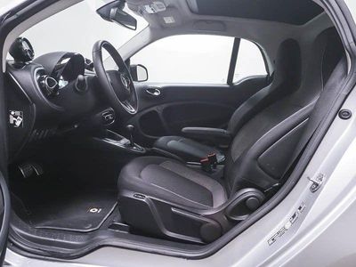 Second-hand Smart ForTwo Electric Drive Passion 60 kW (82 CP) 2024 Alb Coupe