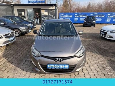 Gebraucht Hyundai i20 Classic 86 PS (63 kW) 2012 Grau Kleinwagen