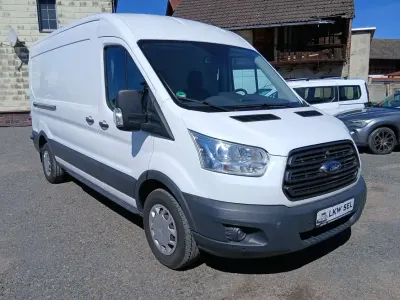 Gebraucht Ford Transit Trend 131 PS (96 kW) 2018 Frostweiß Van / Kleinbus