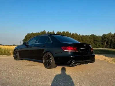 Gebraucht Mercedes E300 AMG line 252 PS (185 kW) 2013 Schwarz Limousine