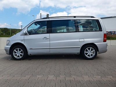 Usata Mercedes V220 122 CV (89 kW) 1999 Argento Monovolume
