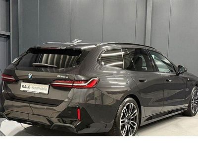 Gebraucht BMW 520 M Sport 197 PS (144 kW) 2024 Grau Kombi