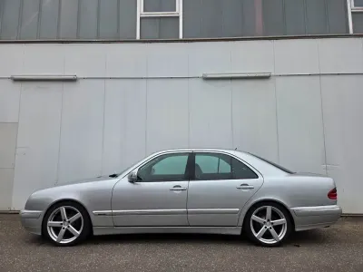 Second-hand Mercedes E320 Elegance 224 CP (164 kW) 2001 Argintiu Berlinǎ