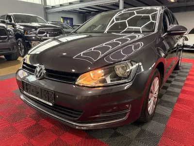 Gebraucht VW Golf VII LOUNGE 86 PS (63 kW) 2015 Grau Limousine