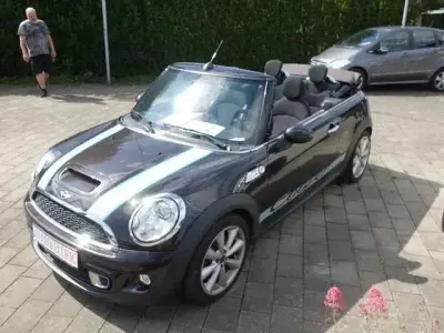 Gebraucht Mini Cooper SD Cabriolet 143 PS (105 kW) 2015 Iced chocolate metallic Cabrio
