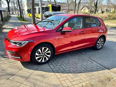 Gebraucht VW Golf VIII Life 110 PS (80 kW) 2023 Rot Limousine