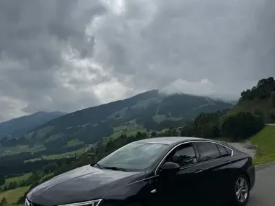 Gebraucht Opel Insignia 136 PS (100 kW) 2018 Schwarz Limousine
