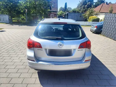 Gebraucht Opel Astra Edition 110 PS (80 kW) 2016 Silber Kombi
