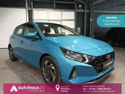 Gebraucht Hyundai i20 Trend 101 PS (74 kW) 2023 Blau Kleinwagen