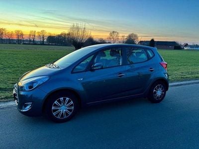 Grau Gebraucht 2016 Hyundai ix20 Classic Kleinwagen | 8.550 € (Fairer Preis)